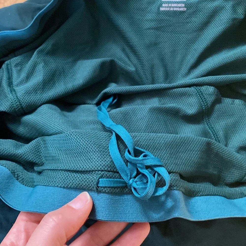 Salomon shorts men’s XL green teal